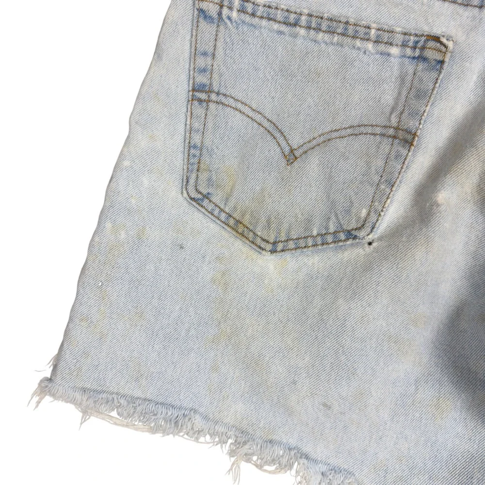 Vtg 90s Levi's 550 Cutoff Shorts‎ Women's 32 Light Wash Distressed Thrashed USA